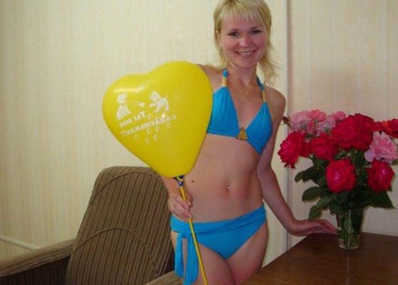 金髪のロシア人熟女 - スワッピング ライフスタイル