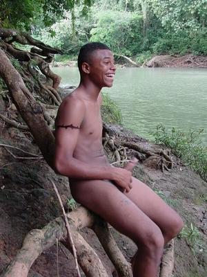 GARÇON LATINO