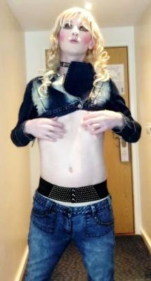 Sissy Crossdresser Août