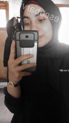 Nur, une salope turque en hijab