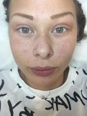 Blonde à brune / pas de maquillage se fait toujours enculer x