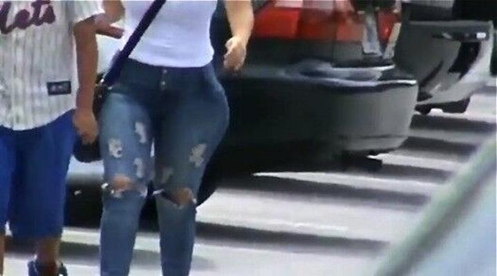 Candid Hot Curvy Slim Waist Milf Jeans