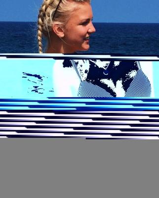 Schöner blonder Teenager