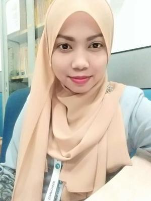 garota muçulmana hijab exposta novamente