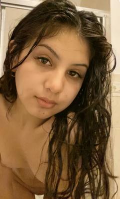 BEAUTÉ ADOLESCENTE LATINE