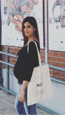 キアラ・ジェンシーニの妊娠中のお腹