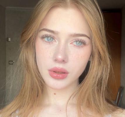 Femboy russe avec une grosse bite