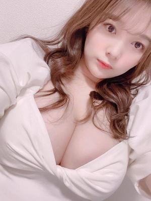 TETAS GRANDES Selfie PRINCESA ASIÁTICA Bimbo Selfpic y Puta sincera