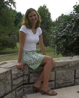 Une MILF aime flasher et être salope
