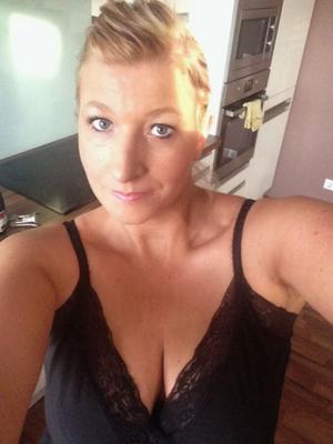 Ficksau Sandra - ¿Wer wichst sie voll?
