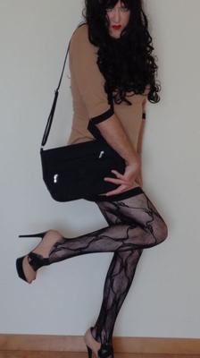 Carina Cross - Nouvelle tenue