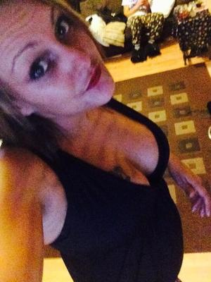 Ma copine, je veux la baiser si fort