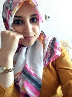 Arab muslim beurette - A date with Khadija !