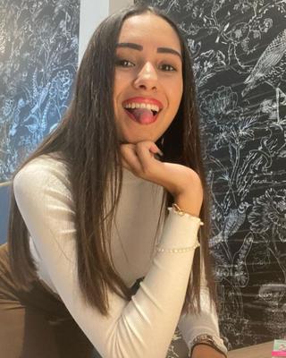 Jeune beurette veut de la bite