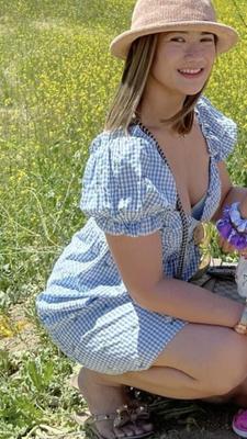 若いふしだらな女と角質の妻ジェーン