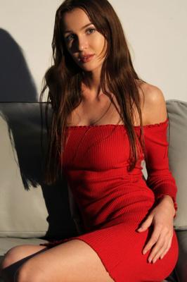 Holly Haim
