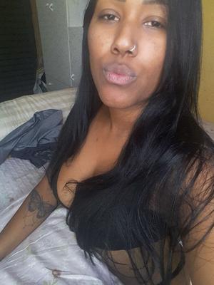 Morena Con Buenas Tetas