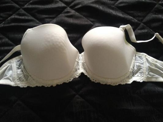 Moms Nice White Bra And Big Black Dildo