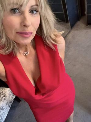 Harper Sexy UK MILF Salope avec un visage pour Cumm