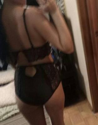 Probándose ropa interior