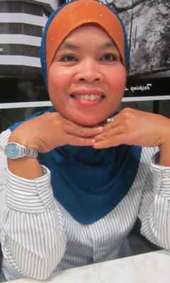 Wanita Tudung Léa