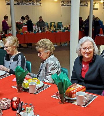 Sortez votre bite et branlez-vous pour les vieilles dames -