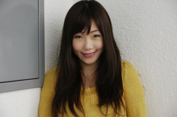 La japonaise Emiri Tanizawa se douche et baise