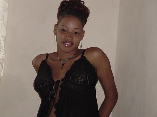 chica negra recibe semen dos veces