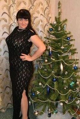 Natasha - sexy Russian mature woman with long black hair
