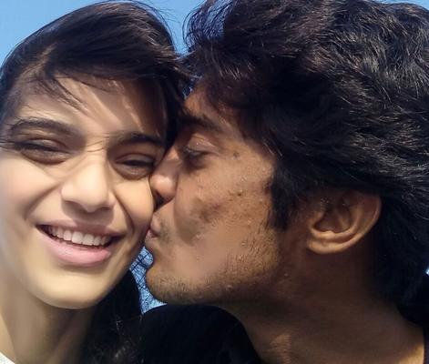 Cheat Boy Neeraj Pattath Kuss Sex Mädchen Tamsil Fatima Mehdi Rizvi