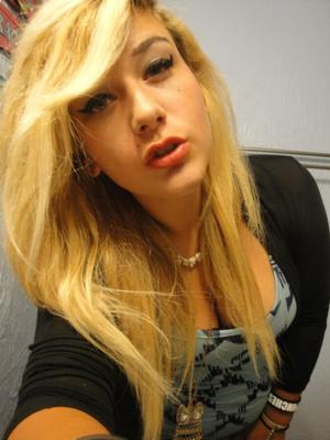 Ado blonde