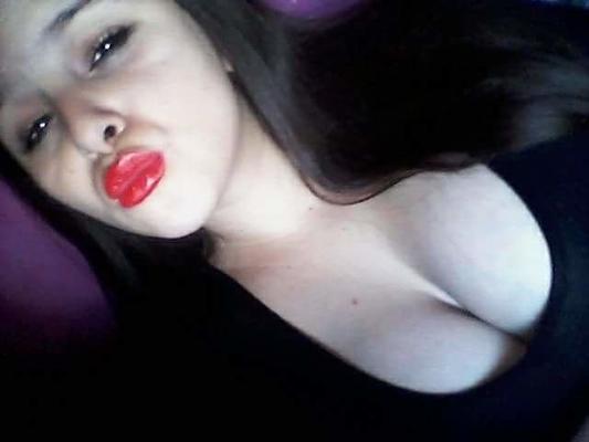 adolescente com grandes mamas
