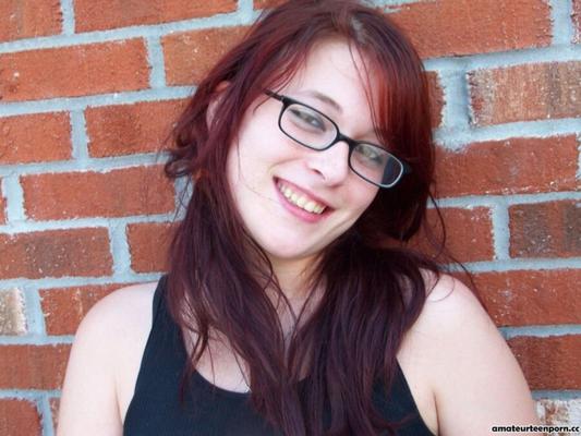 Amateur rousse suce la bite de son petit ami tous les soirs