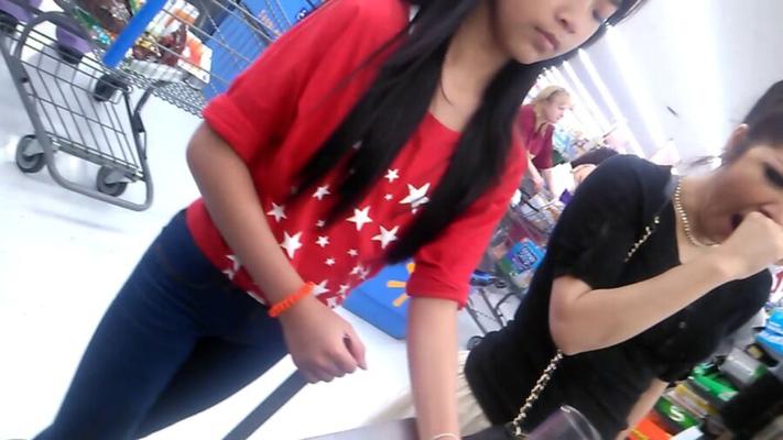 PRITEEN PETITE ASIAN TREAT WITH MOM