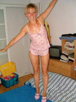 Maéva Prend La Pose