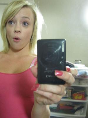 Petite amie blonde