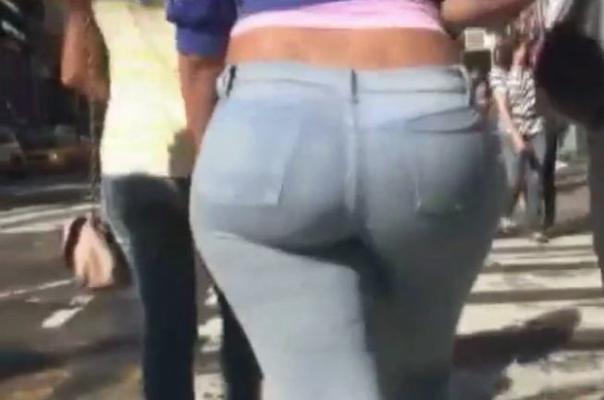 Candid Black Teen Booty Jeans (courbée)