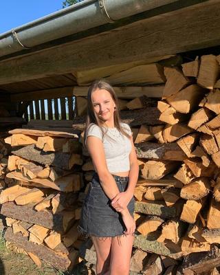 Lena, une jeune salope allemande