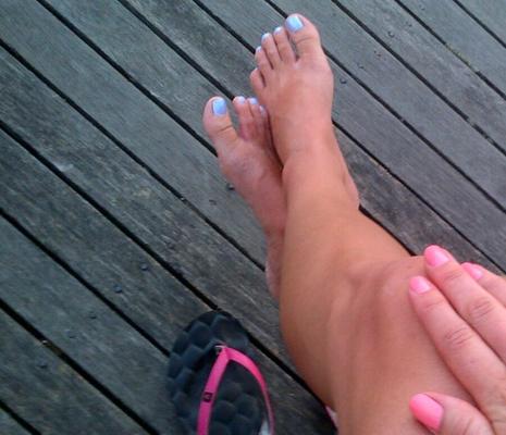 Les pieds de ma copine - certains posent sur le vif