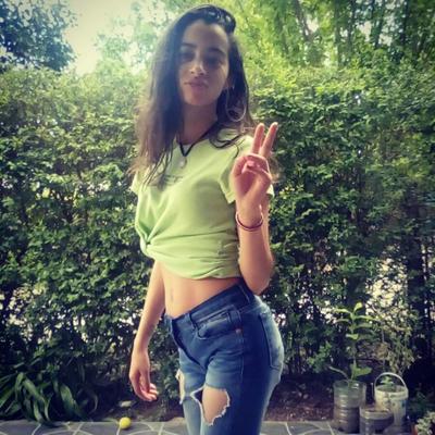 Hermosa latina adolescente gabriela
