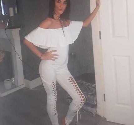 Naomi, une chaude salope locale