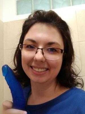 Gordita mariquita con consolador azul