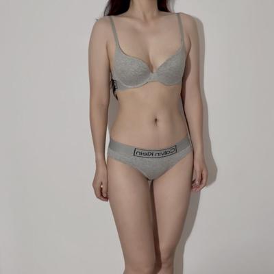 Modèle chinois Calvin Klein