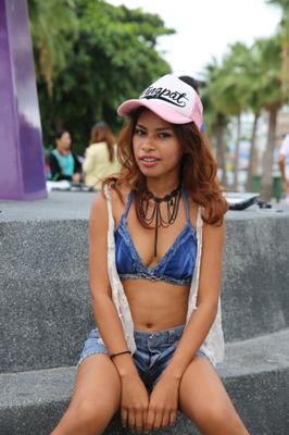 Asian babe poses sucks rims an fucks