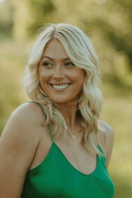 HS Senior pics! # - Beautiful teens becoming sexy women