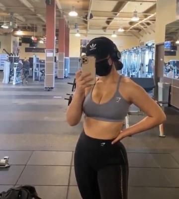 Dans le gymnase - vol