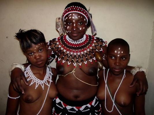 Filles tribales africaines !