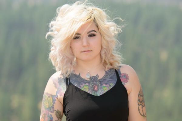 .. Tattooed Curvy Amateur Model Outdoor Nude Photo Shoot