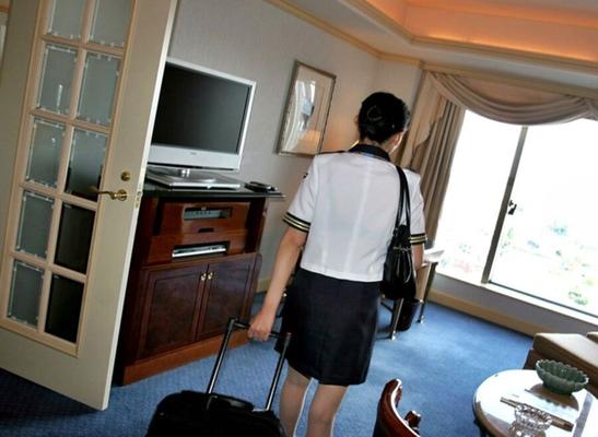Stewardess Shino