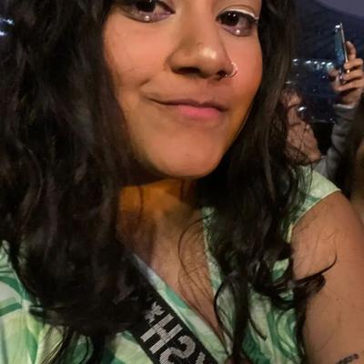 Pute latina sexy avec un gros cul - Xime Vela